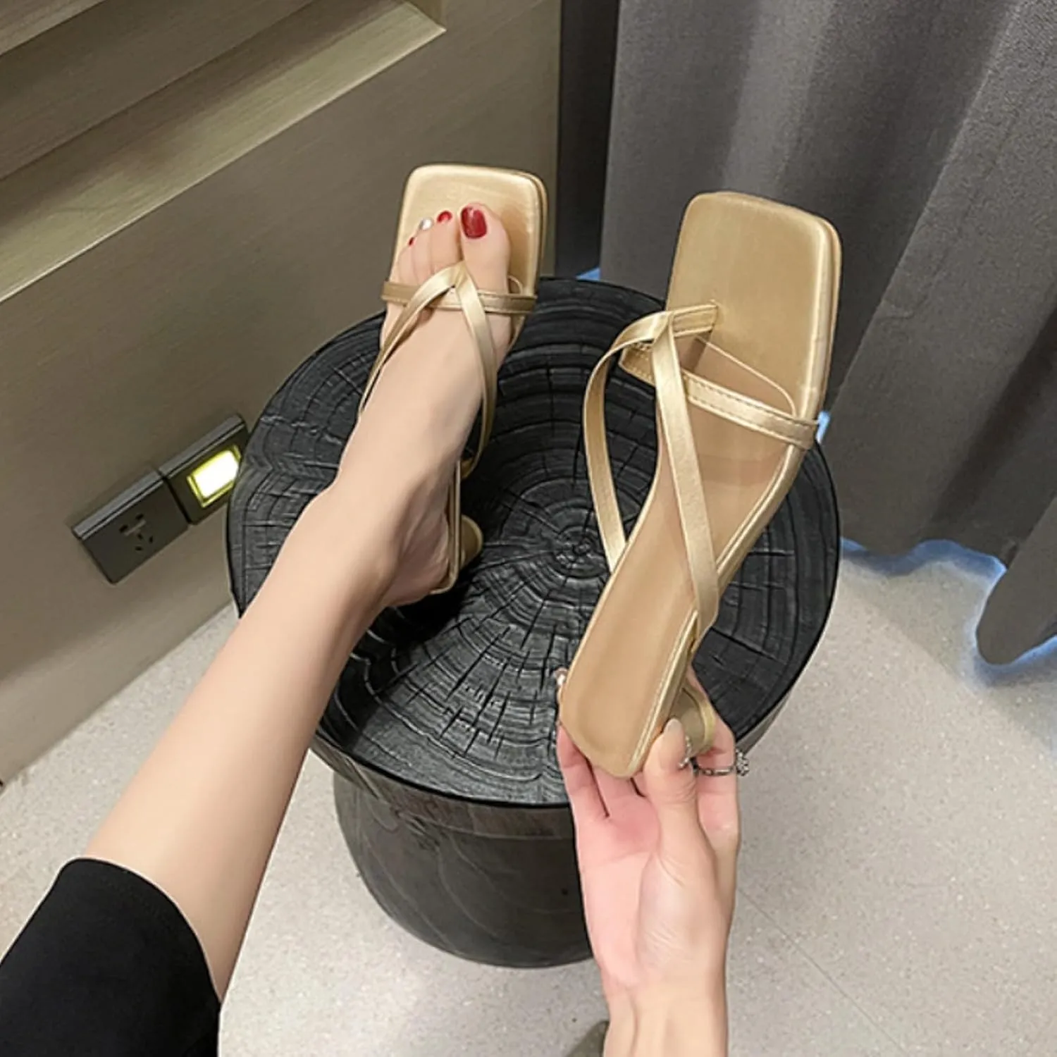 Womens Flip Flops Flip Flop Slippers Comfortable Beach Sandals Slip on Thong Flat Sandals Sandals for Women